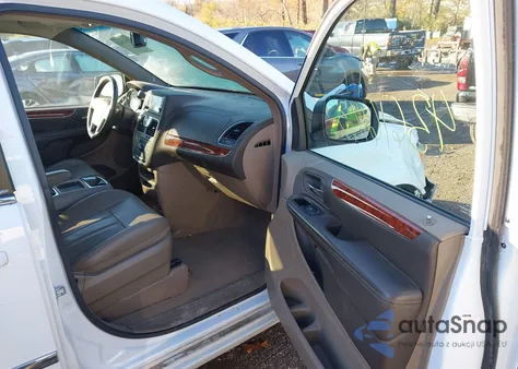 2014 Chrysler Town & Country Touring from USA, damaged, VIN 2C4RC1BG5ER225638